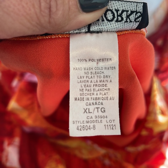 SOFTWORKS bright stretchy scooped neckline top with 3/4 sleeves - Picture 8 of 9